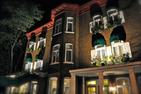 Façade de nuit Relais Charles-Alexandre
